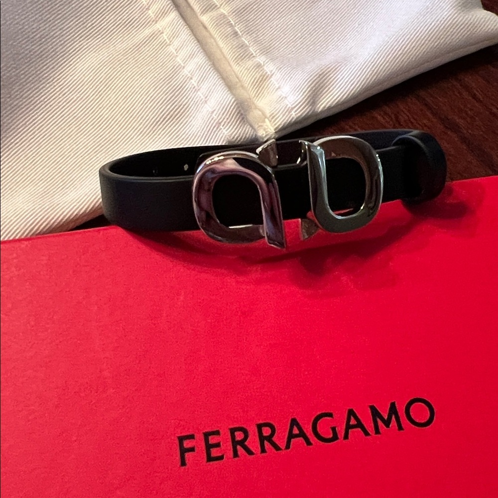 Salvatore Ferragamo Black Leather bracelet with Silver Accents NIB - Picture 9 of 13